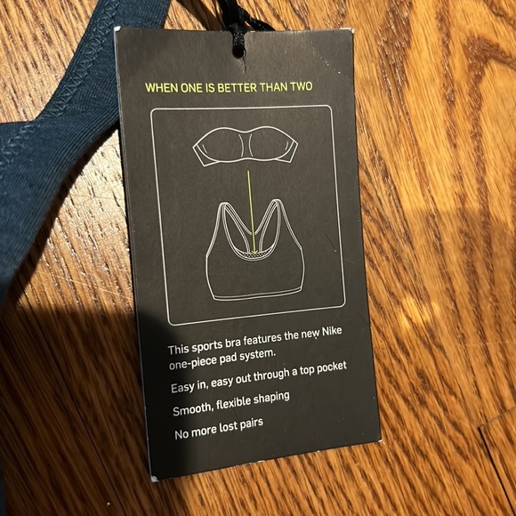 Nike sports bra - Picture 3 of 4